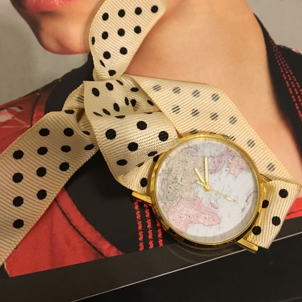 • World Map Watch •